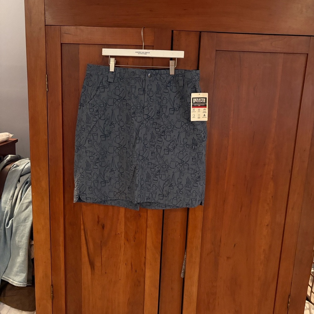 Duluth Trading Co Gray Patterned Skirt Skort